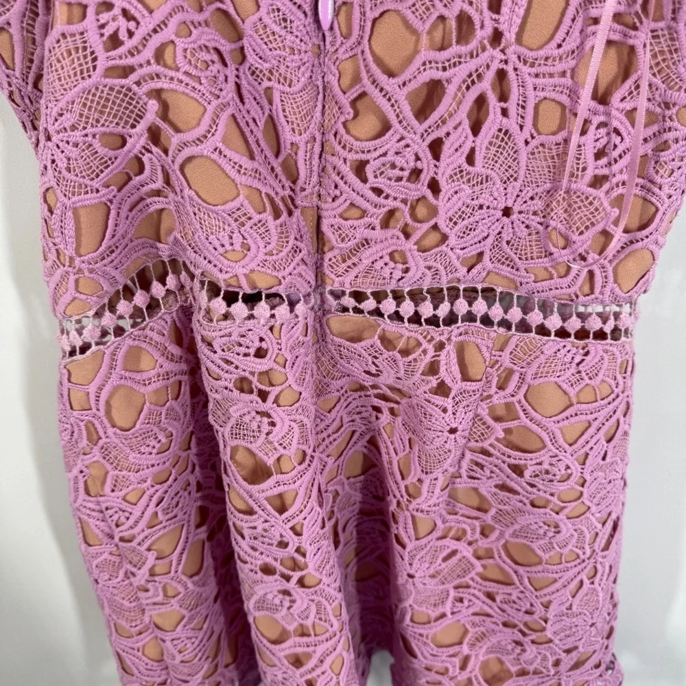 Adelyn Rae Sleeveless Floral Crochet Overlay Nude Lining Lavender Lace Romper XS - Picture 9 of 14